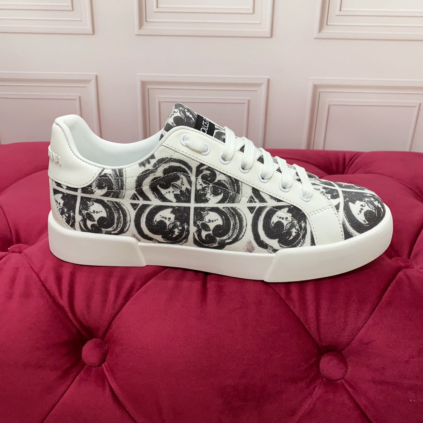 D*G 2026 Premium Leather Casual Sneakers - Designer Unisex Shoes in 2 White Styles