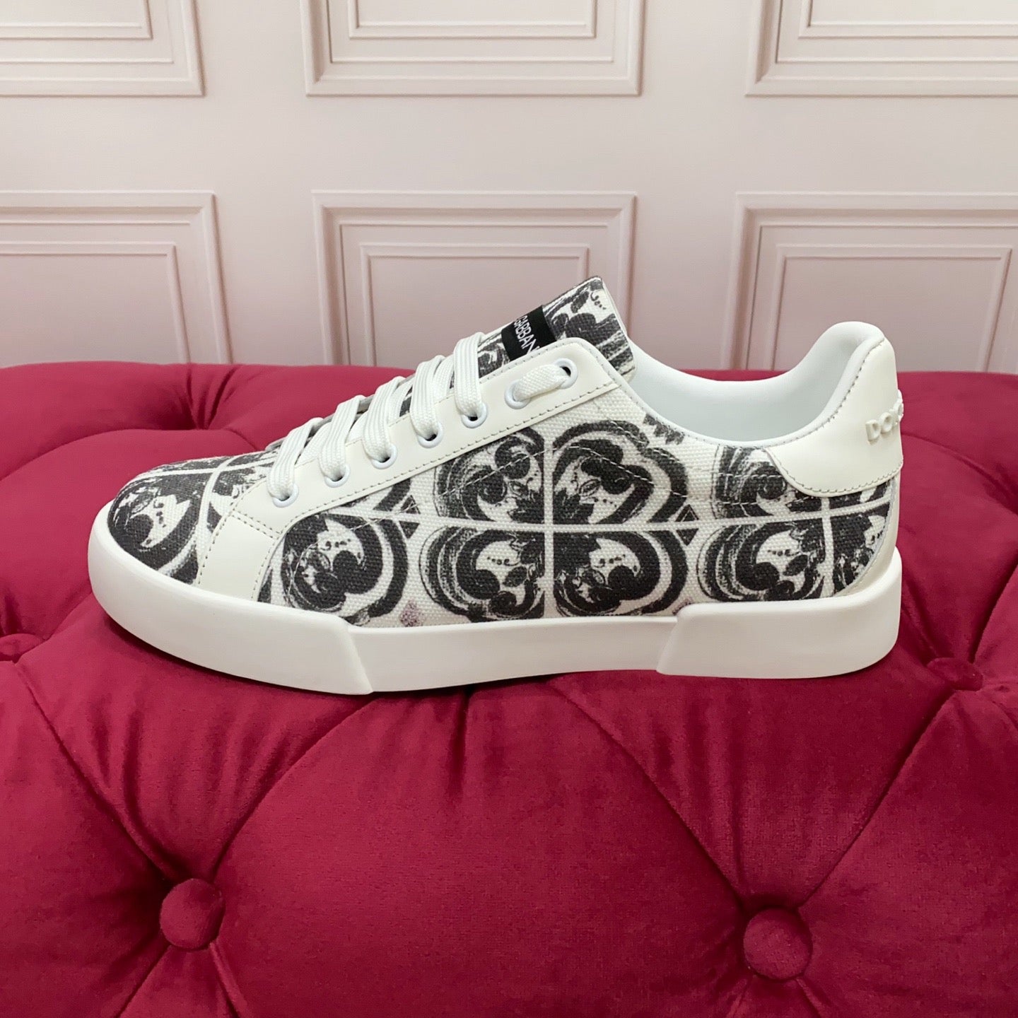 D*G 2026 Premium Leather Casual Sneakers - Designer Unisex Shoes in 2 White Styles